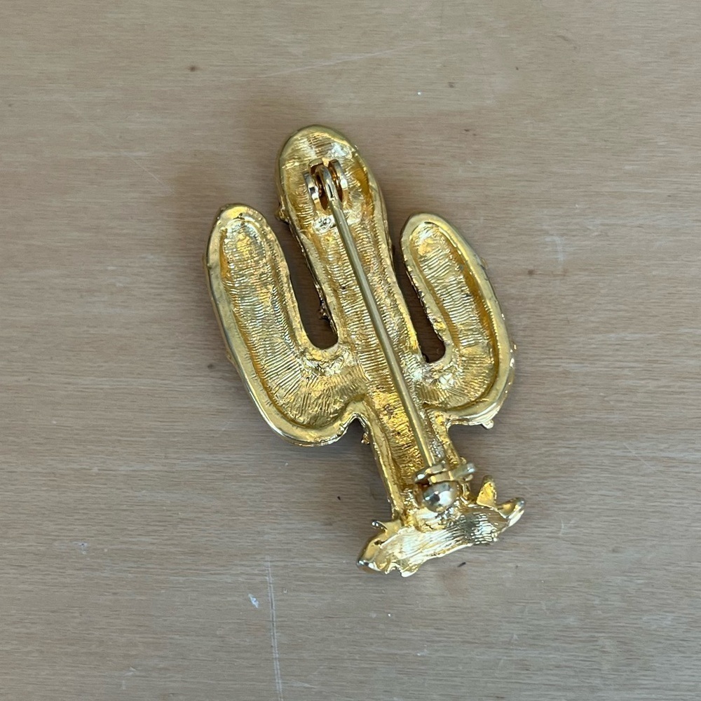 Cactus Brooch Gold Tone with Red and Green Enamel - Picture 11 of 12